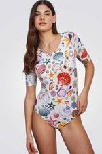 בגד ים שלם בצבע לבן עם צדפים לנשים