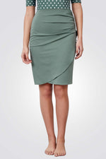 חצאית בגד ים מעטפת קשירה לנשים בצבע ירוק