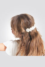 סרט שיער לבנות זהב עם פרחים לבנים