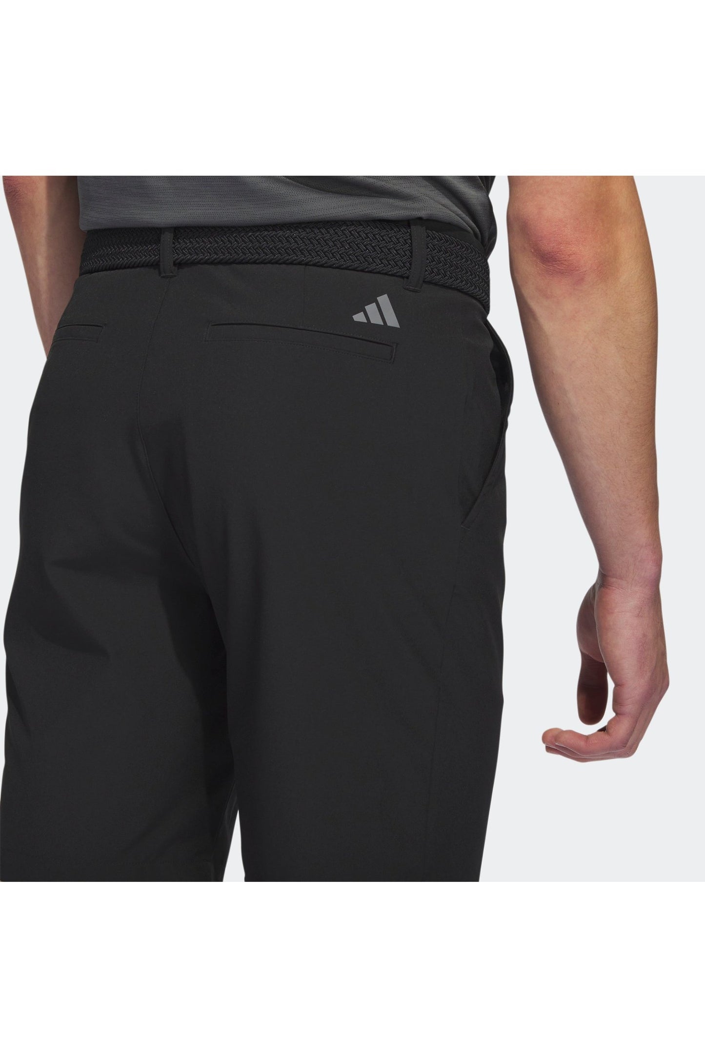 מכנסיים קצרים לגברים ULTIMATE365 8.5-INCH GOLF בצבע שחור