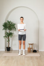 טישירט שרוול ארוך לנשים בצבע לבן