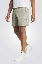 מכנסיים מבית המותג ADIDAS, עשוים מבד מנדף זיעה בטכנולוגית AEROREADY ששומר אתכם מאוררים לאורך האימון. כיסים קדמיים בסגירת רוכסן לשמירה על החפצים היקרים שלכם בדרך הטובה ביותר. מותן אלסטית עם שרוך להתאמה מושלמת.