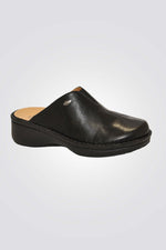 כפכפים סגורים לנשים מבית המותג LADY COMFORT, בעלי סוליה נמוכה.