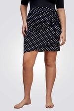 חצאית בגד ים מעטפת קשירה לנשים בצבע שחור עם נקודות