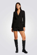 ג'קט מחוייט לנשים בצבע שחור