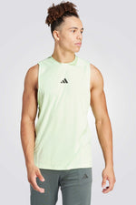 גופיה לגברים DESIGNED FOR TRAINING בצבע ירוק בהיר