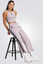 מכנסיים ארוכים לנשים FUTURE ICONS 3-STRIPES OPEN HEM בצבע ורוד