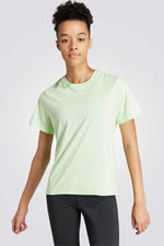 טישירט לנשים DESIGNED FOR TRAINING בצבע ירוק זוהר