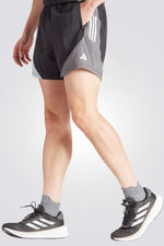 מכנסיים קצרים לגברים OWN THE RUN COLORBLOCK בצבע אפור ושחור