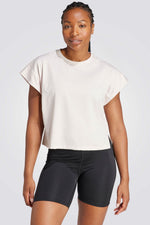 טישירט לנשים STUDIO בצבע קרם