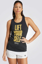 גופייה לנשים AEROREADY STRENGTH LIFT GRAPHIC בצבע שחור