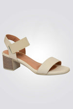 סנדל נוחות לנשים עם רצועות וגומי בצבע בז'