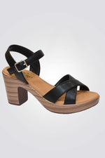 סנדלים מבית המותג LADY COMFORT בעלות סולייה פנימית שעוטפת את הרגל ומספקת נוחות בלתי מתפשרת , סולייה חיצונית ששומרת על הרגל בכל צעד גובה העקב כ- 7.5 ס"מ