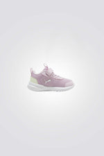 נעליים מבית המותג PUMA בעלות מדרס פנימי שמספק נוחות בלתי מתפשרת , ועוטף את הרגל שלהם ברכות בכל צעד וסגירת סקוטץ' להתאמה מושלמת.