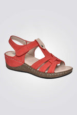 סנדלים לנשים עם רצועות בצבע אדום