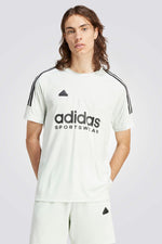 חולצה מבית המותג ADIDAS נוחה במיוחד ומשלבת בין אופנתיות וספורט .