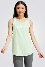 גופייה מבית המותג ADIDAS, עשויה מבד נוח ומשלבת בין אופנתיות ונוחות בלתי מתפשרת.