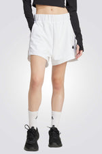 מכנסיים מבית המותג ADIDAS, עשויות מבד מנדף זיעה ששומר על הגוף שלך מאורר לאורך האימון. . מותן אלסטית עם שרוך להתאמה מושלמת.