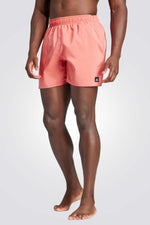 בגד ים מבית המותג ADIDAS, עשוי מבד שמתייבש בקלות. כיסים קדמיים לשמירה של החפצים שלך בצורה הנוחה ביותר. מותן אלסטית עם שרוך להתאמה מושלמת.