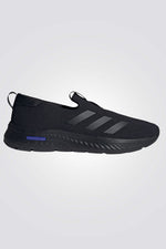 נעליים מבית המותג ADIDAS, בעלות מדרס פנימי רך במיוחד שעוטף את הרגל בנוחות בלתי מתפשרת. סולייה חיצונית עמידה שמספקת אחיזה מלאה בקרקע.