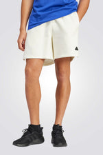 מכנסיים מבית המותג ADIDAS, בעליי כיסים קדמיים בסגירת רוכסן לשמירה על החפצים שלך באופן הבטוח ביותר. מותן אלסטית עם שרוך להתאמה מושלמת.