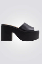 כפכפים מבית המותג CALL IT SPRING , בעלות מדרס פנימי רך במיוחד שעוטף את הרגל בנוחות בלתי מתפשרת.