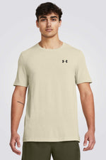 חולצה מבית המותג UNDER ARMOUR , עשויה מבד נוח ושומרת על הגוף שלך מאורר לאורך כל האימון.