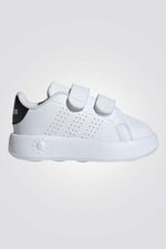 נעליים מבית המותג ADIDAS , בעלות מדרס פנימי שמעניק נוחות מירבית ועוטף את הרגל מבפנים לאורך כל היום. סולייה חיצונית מגומי שמספקת אחיזה מלאה בקרקע. רצועות קדמיות בסגירת סקוטש להתאמה מושלמת