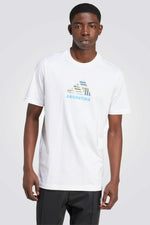 חולצה מבית המותג ADIDAS משלבת, נוחות בלתי מתפשרת ואופנתיות יומיומית ומתאימה לכל לבוש שתבחר .