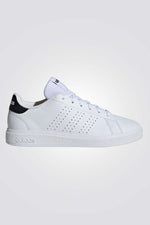 נעליים מבית המותג ADIDAS , בעלות מדרס פנימי שמעניק נוחות מירבית ועוטף את הרגל מבפנים לאורך כל היום. סולייה חיצונית מגומי שמספקת אחיזה מלאה בקרקע.