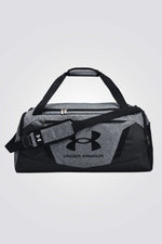 תיק מבית המותג ADIDAS, בעל תא איחסון גדול בסגירת רוכסן לשמירה על החפצים החשובים שלך בדרך הבטוחה והנוחה ביותר. כיס צדדי מאורר לכביסה שלאחר האימון. רצועת כתף HeatGear הניתנת להסרה, מתכוננת להתאמה מושלמת מרופדת לנשיאה נוחה , מאוחסנת בקלות בכיס הצד. תחתית קשיחה בטכנולוגית UA Storm שמספקת עמידות במים ובכל תנאי שטח בהם תהיה. מידות : 30ס"מ x 62 ס"מ x 30 ס"מ נפח: 58L