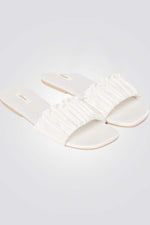 נעלי בית סאטן MARRY ME בצבע לבן