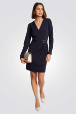 שמלה בגזרה קצרה לנשים