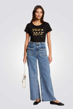 חולצת טי בצבע שחור הדפס זהב