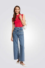 חולצה עם תחרה בצבע אדום