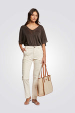 חולצה עם שרוולים קצרים בצבע חאקי