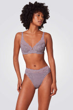 חזייה תחרה 300 W X בצבע סגול