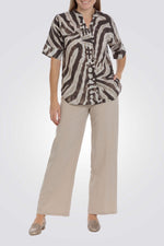 מכופתרת קצרה עם הדפס