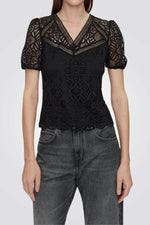 חולצה תחרה בצבע שחור