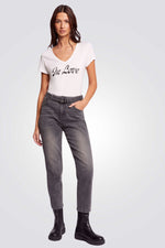 חולצה עם הדפס בצבע לבן