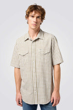 חולצה מכופתרת משבצות בצבע ירוק