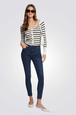 ג'ינס לנשים בצבע כחול כהה