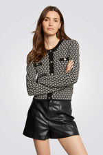 קרדיגן בהדפס מונוגרמה