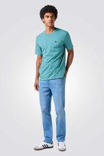 טישירט בצבע טורקיז