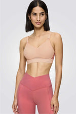 חזיית ספורט Triaction Hybrid Lite P EX בצבע קרם