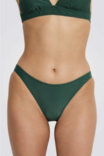 תחתוני בקיני בגזרה קלאסית