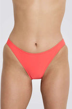 תחתוני בקיני בגזרה קלאסית