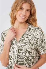 פיג'מת מעבר מכופתרת פרחונית