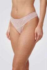 תחתוני תחרה בגזרת חוטיני