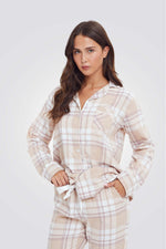 פיג'מת משבצות מכופתרת